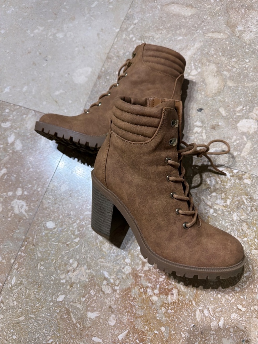 Boot - Picture 2 of 4